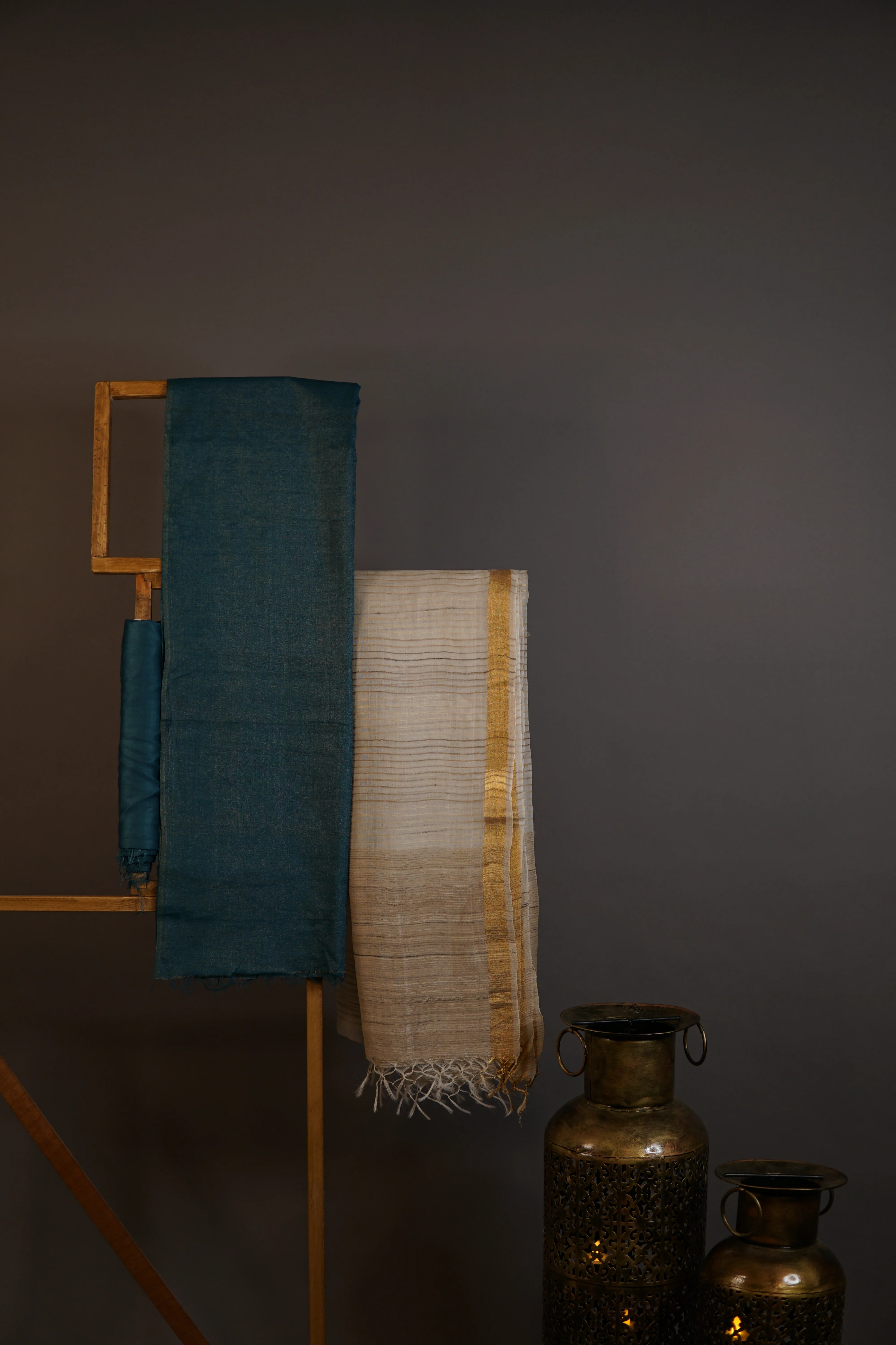 Natural Textured Dupatta With Sparkling Set